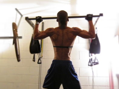 Las dominadas y su técnica favorecerán un gran desarrollo físico