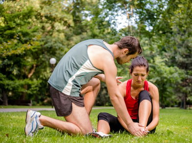 Te enseñamos a tratar tus esguinces y elongaciones de tobillo