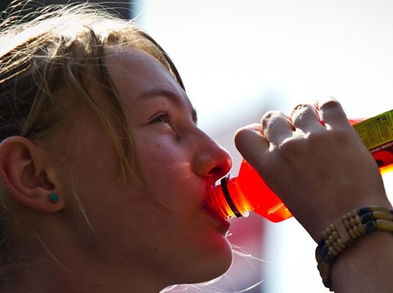 Qué bebidas se deben consumir en el entrenamiento