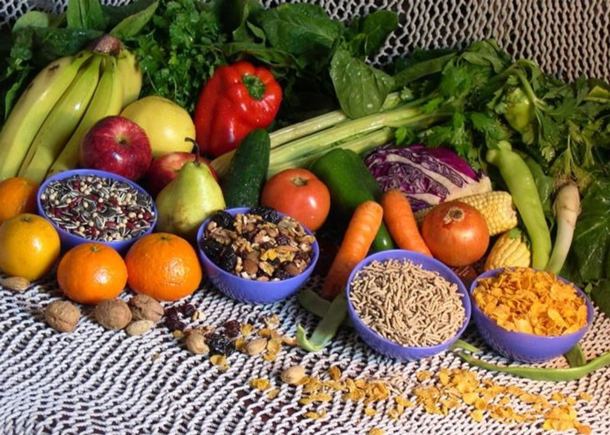 Algunos alimentos que contienen hierro y otros que favorecen su asimilación