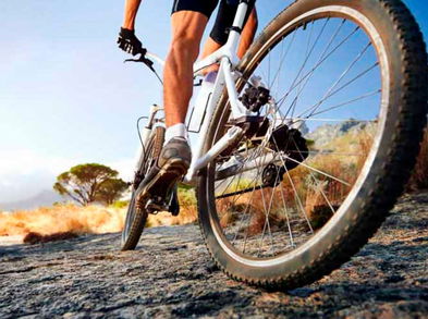 Cómo pedalear correctamente en la bicicleta y evitar lesiones