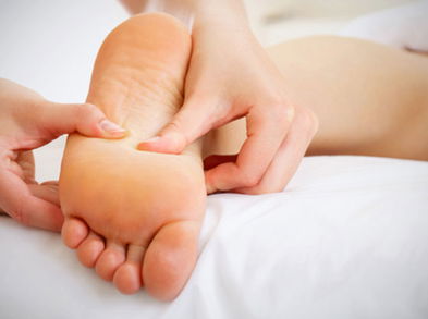Algunos consejos para evitar o calmar el dolor de pies