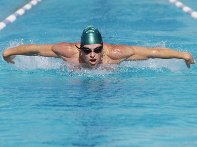 El Mito, solo el gorro de piscina protege nuestro pelo