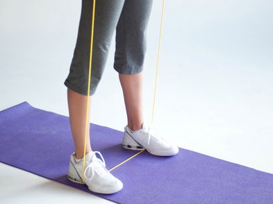 Mantente en forma con estos 4 sencillos ejercicios con bandas elásticas