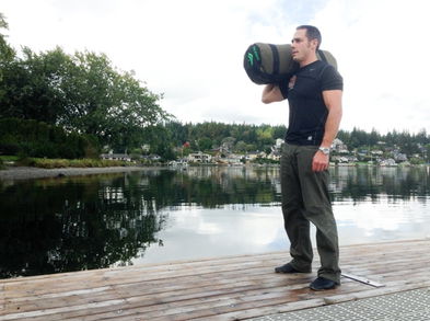 5 ejercicios con el saco de arena que te pondrán muy fuerte