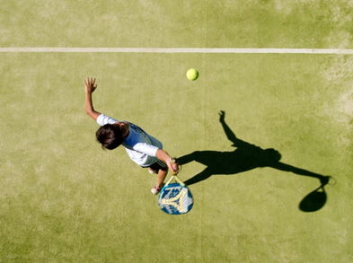Más potencia en tu remate de pádel con estos consejos