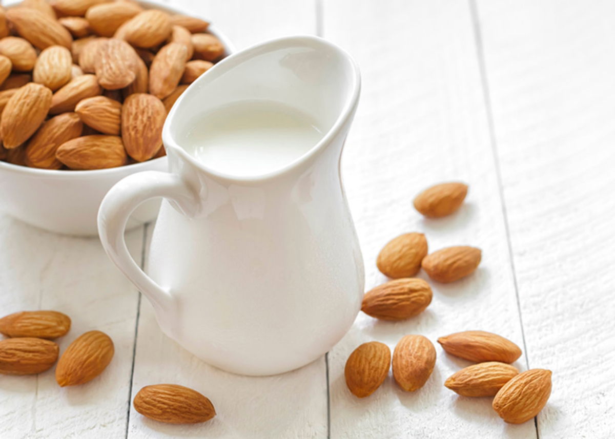 Leche y almendras Destacada