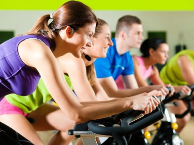 3 posiciones para la práctica de spinning en casa