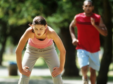 ¿Cuáles son las causas de la sensación de náuseas después de entrenar?