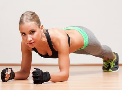 Ejercítate 5 minutos y mejora tus abdominales realizando plancha