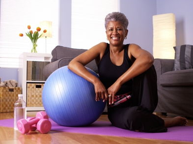 5 ejercicios para adultos mayores que se pueden hacer en casa