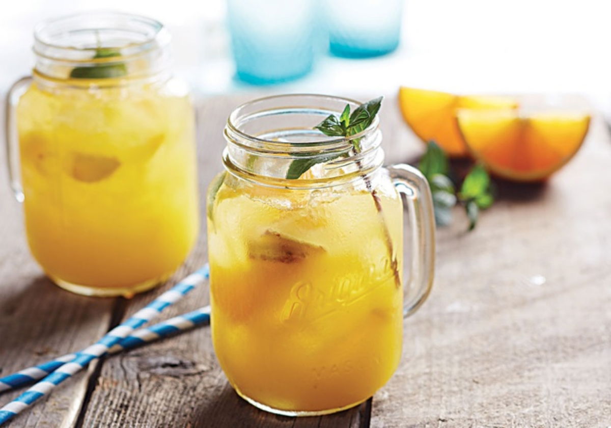 Bebida naranja y bicarbonato sodio