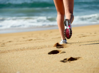 Cuidados que debes tener a la hora de salir a correr por la playa