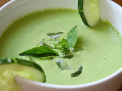 Depura tu organismo con este gazpacho de lechuga