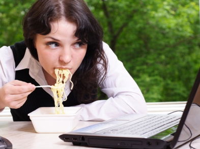 Puede que estos 5 lugares donde comes te hagan engordar