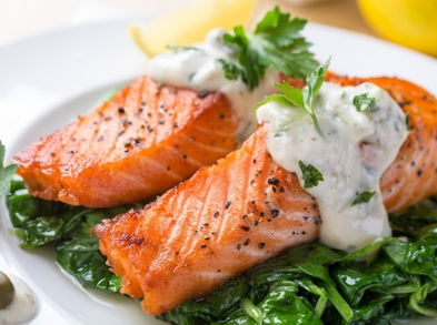 El salmón, un alimento esencial para la recuperación del deportista