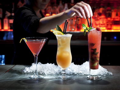 ¿Por qué beber alcohol podría ayudarte a vivir más años?