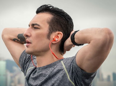 Philips, Onkyo y Gibson presentan sus mejores auriculares con y sin cables