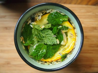 Infusión de menta y naranja para limpiar el hígado