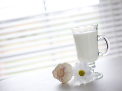 Leche con ajo para calmar el dolor de la ciática