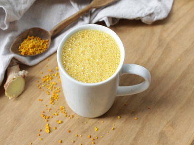 Leche de cúrcuma contra el dolor de ciático