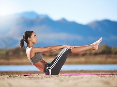 Experimenta estos 3 estiramientos de Pilates en el suelo