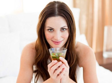 Inhibe el apetito con estas bebidas naturales