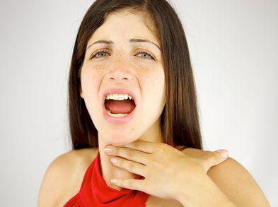 Beneficios de la homeopatía para aliviar problemas de afonía