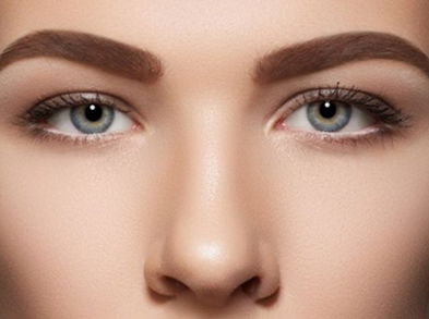 Aumenta el volumen de las cejas con estos métodos naturales