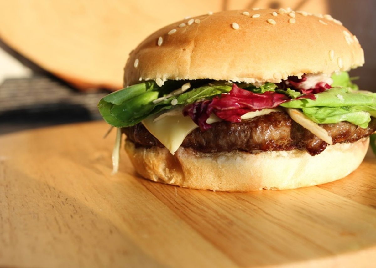 Hamburguesa de carne y lechuga