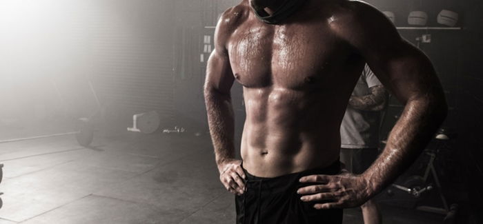 Hombre músculos gimnasio