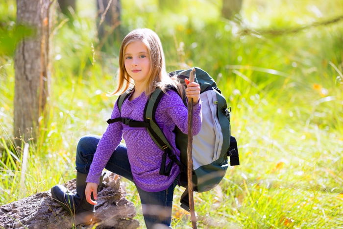 niña de excursión