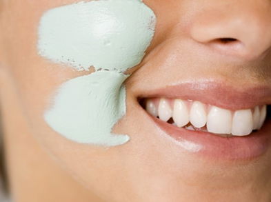 Mantén una piel hidratada con estas cremas naturales