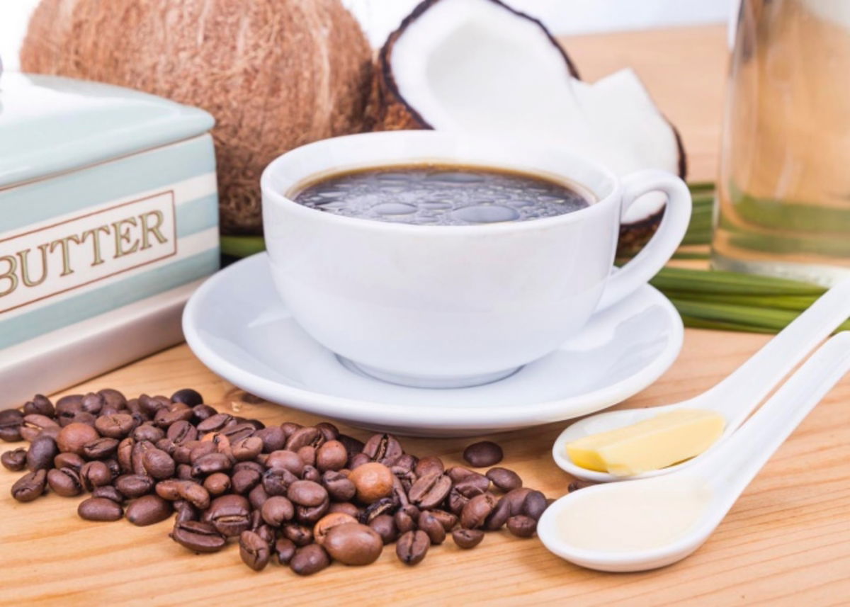 Café con aceite de coco