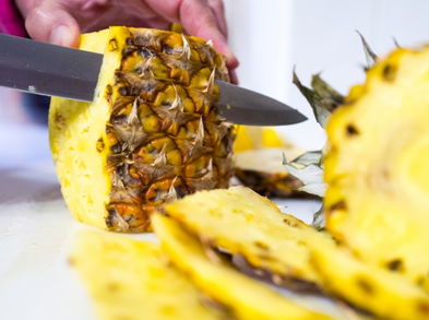 Todas las virtudes de ingerir una bebida hecha a base de cáscaras de piña