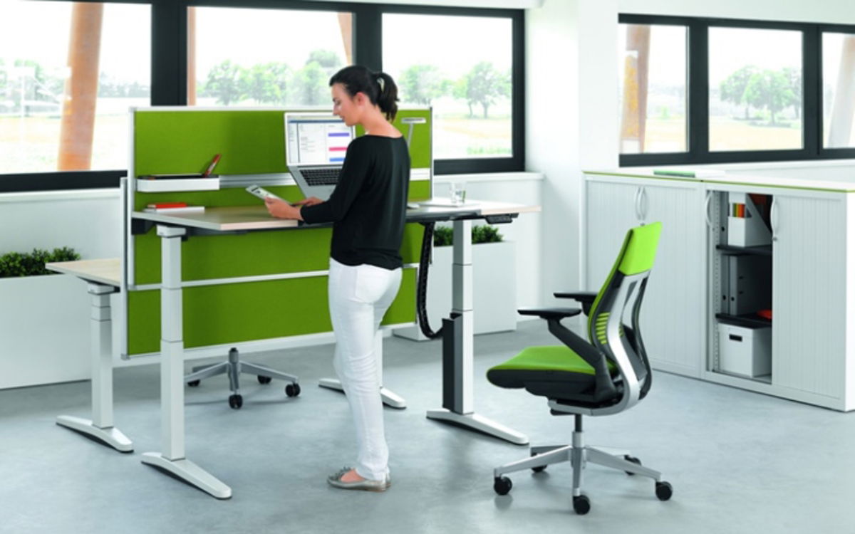 Persona trabajando de pie