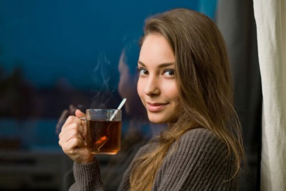 Persona bebiendo té