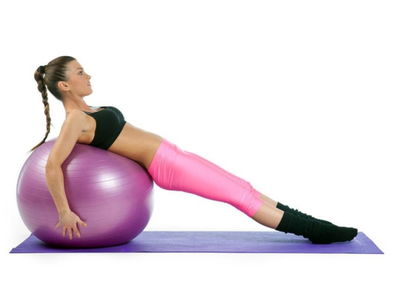 Movimientos con pelota para la parte baja de la espalda