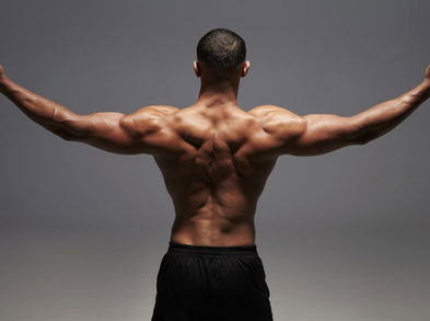 Descubre los beneficios para la espalda con los encogimientos de hombros