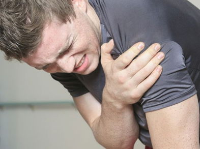 2 métodos de tratar un desgarro muscular