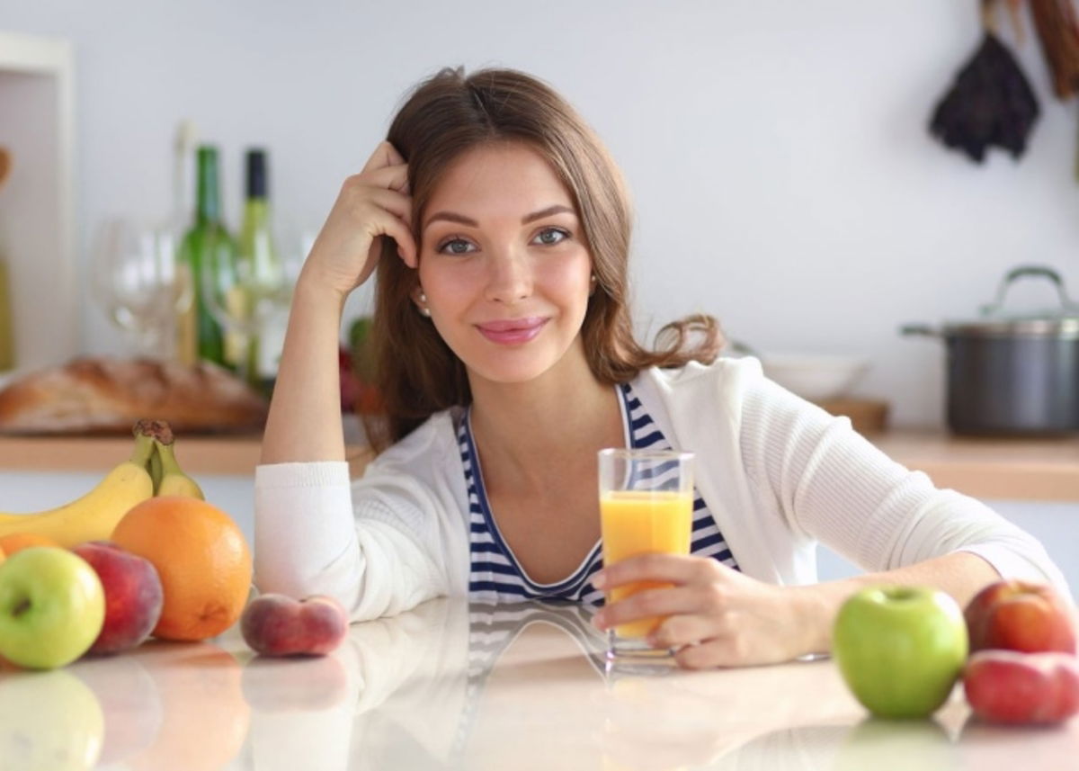 Mujer subir defensas