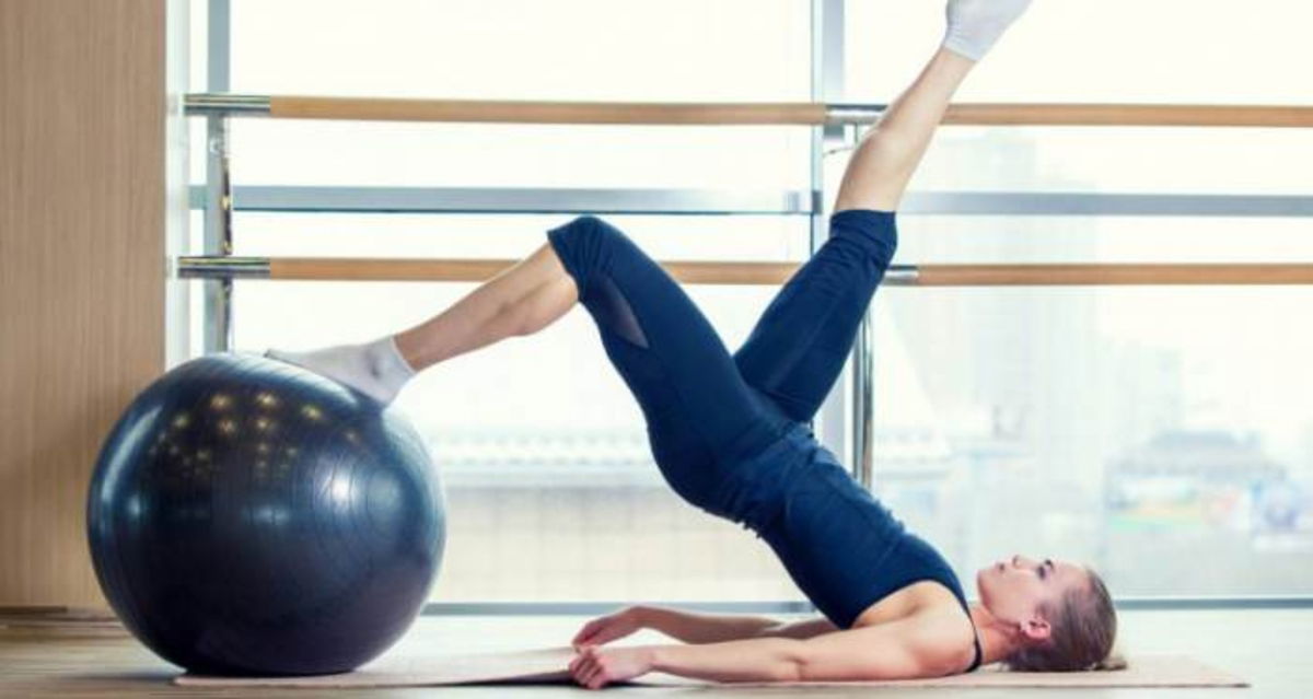 Ejercicio pelota pilates