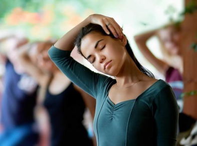 Mantén una buena salud de las cervicales con estos 3 estiramientos