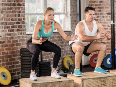 Quema calorías y gana fuerza con estos ejercicios con saltos