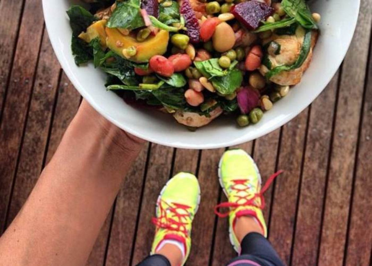 Runner con plato de comida