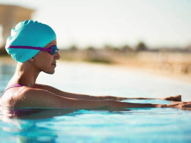3 entrenamientos en piscina para quemar calorías