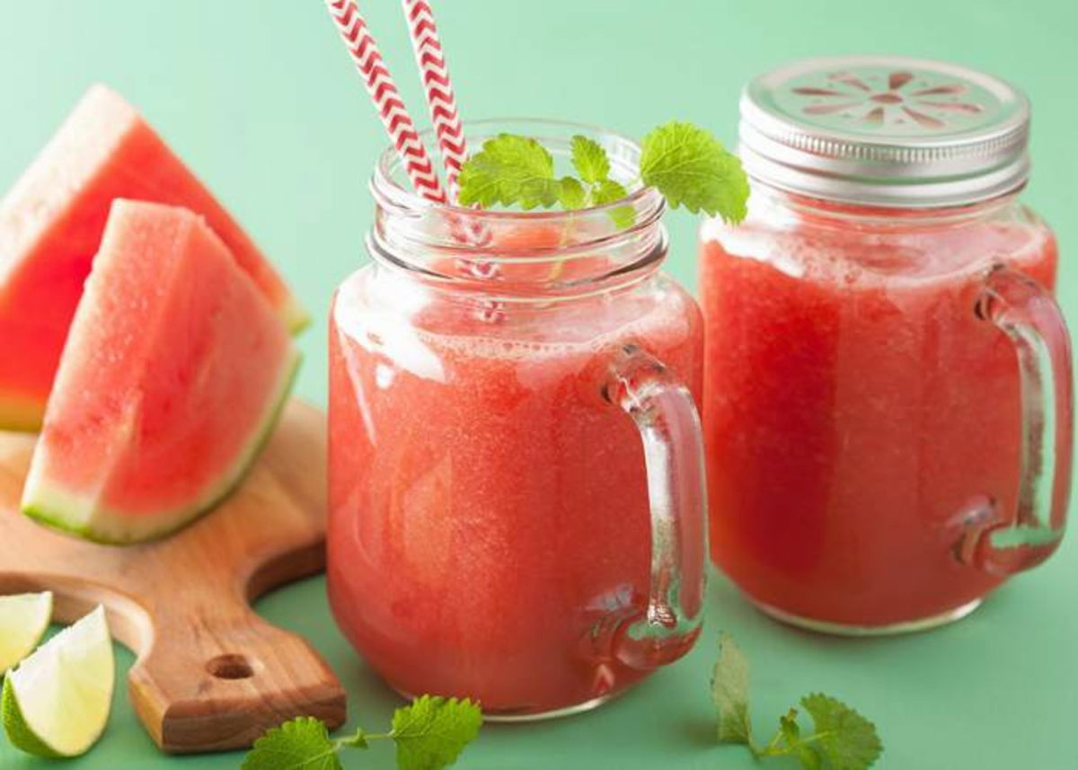Vaso con agua sandía