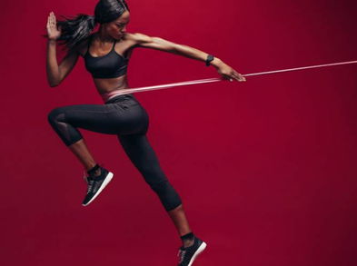 Tonifica el tronco con estos ejercicios con liga