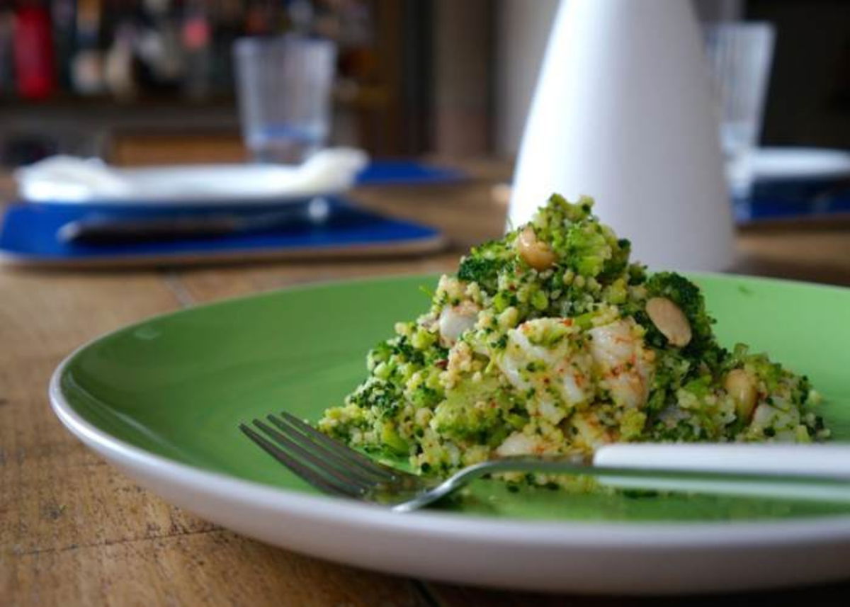 Plato de cúscus brócoli