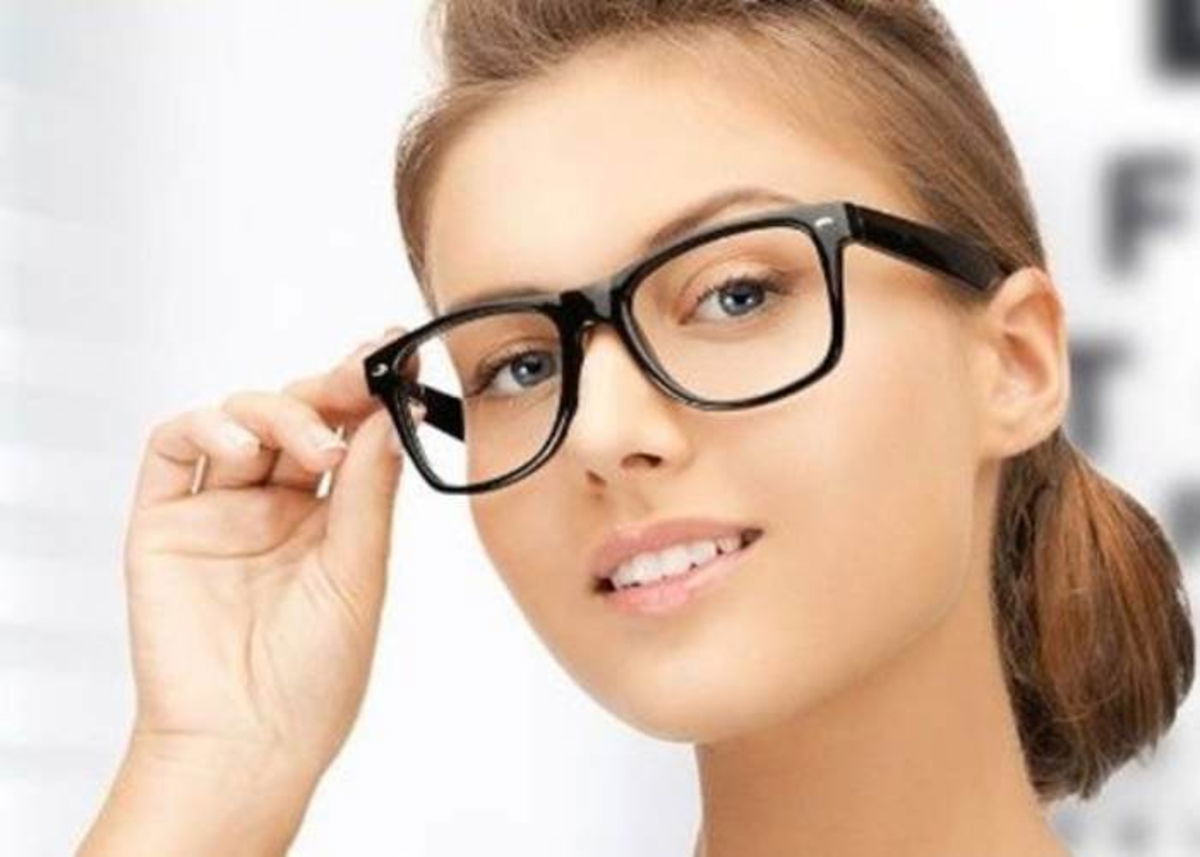 Mujer con lentes
